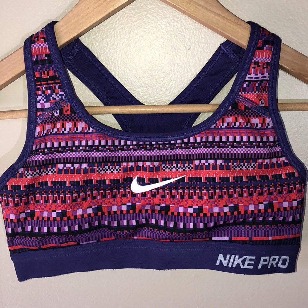 ✨🦄✨ NIKE SPORTY BRA✨🦄✨